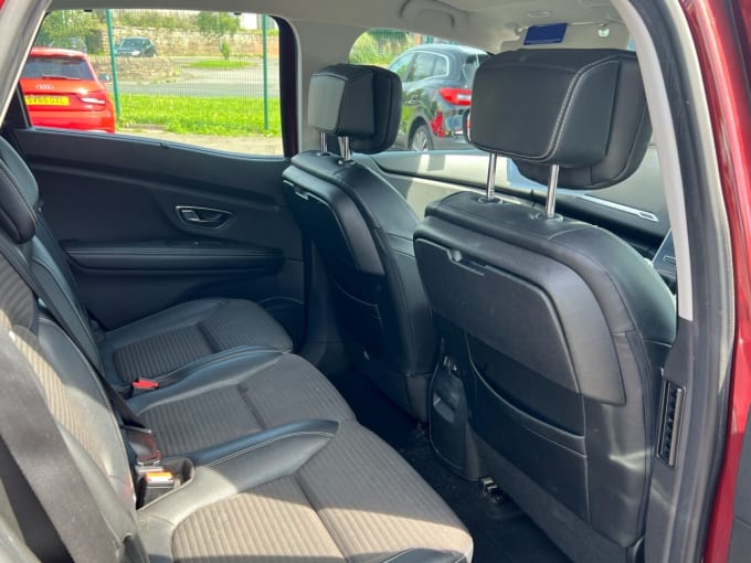 2025 Renault Scenic