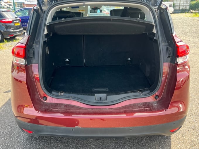 2025 Renault Scenic