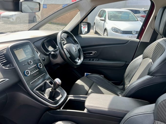2025 Renault Scenic