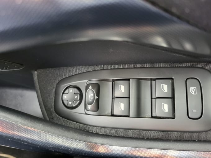2025 Peugeot 2008