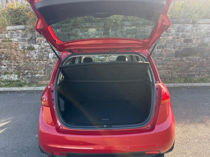 2025 Kia Venga