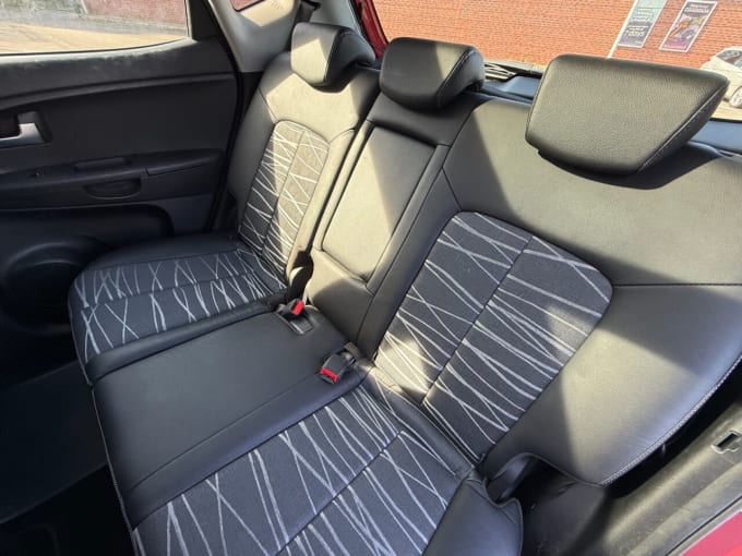 2025 Kia Venga