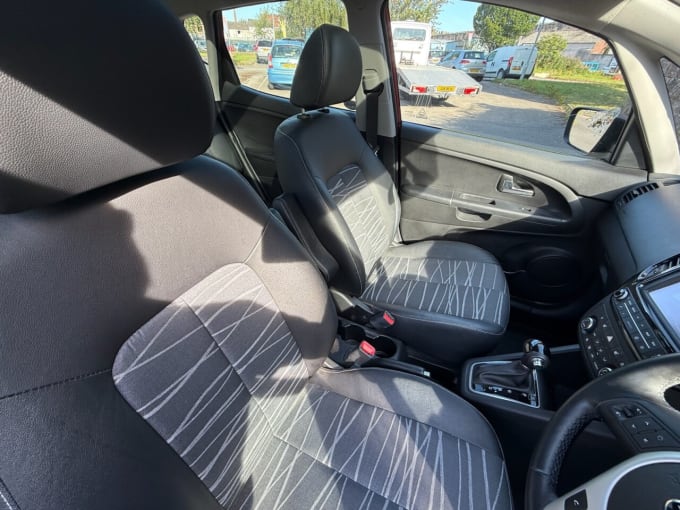 2025 Kia Venga