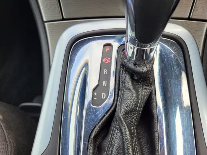 2025 Vauxhall Insignia