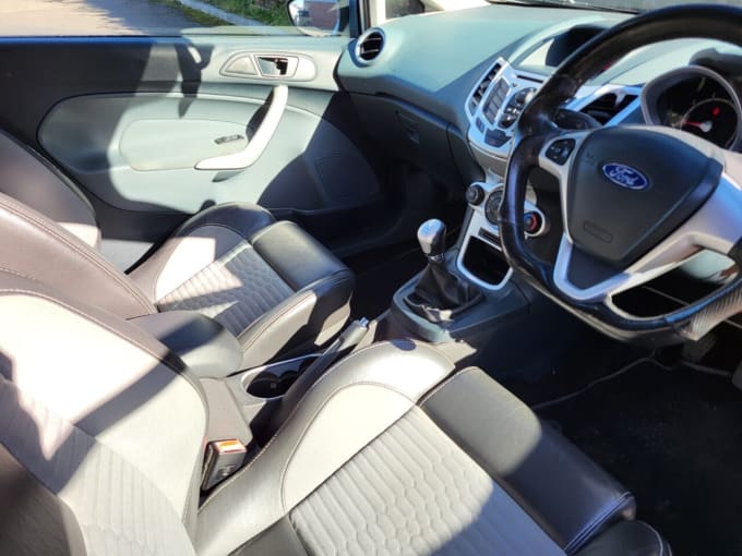 2010 Ford Fiesta