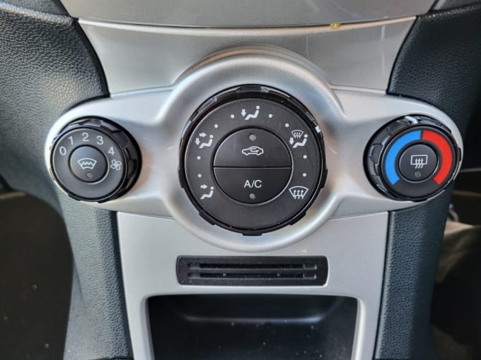 2010 Ford Fiesta
