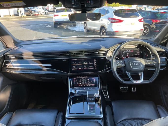 2025 Audi Sq7