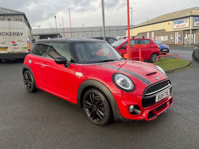 2025 Mini Hatch