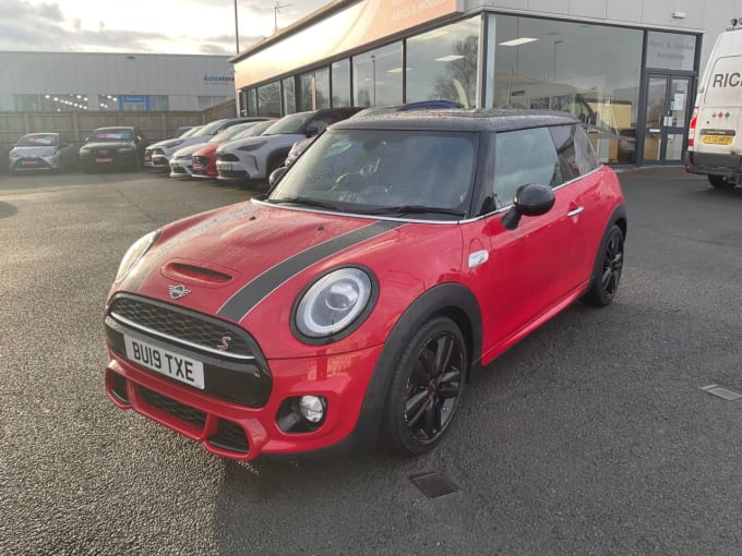 2025 Mini Hatch