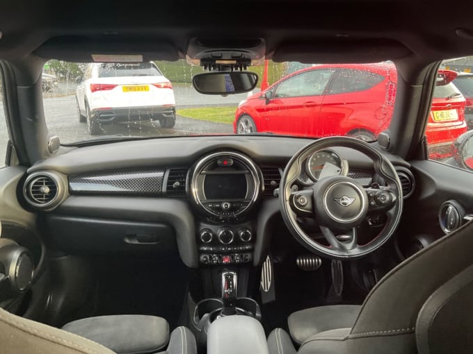 2025 Mini Hatch