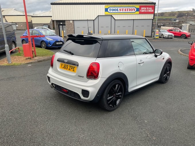 2025 Mini Hatch