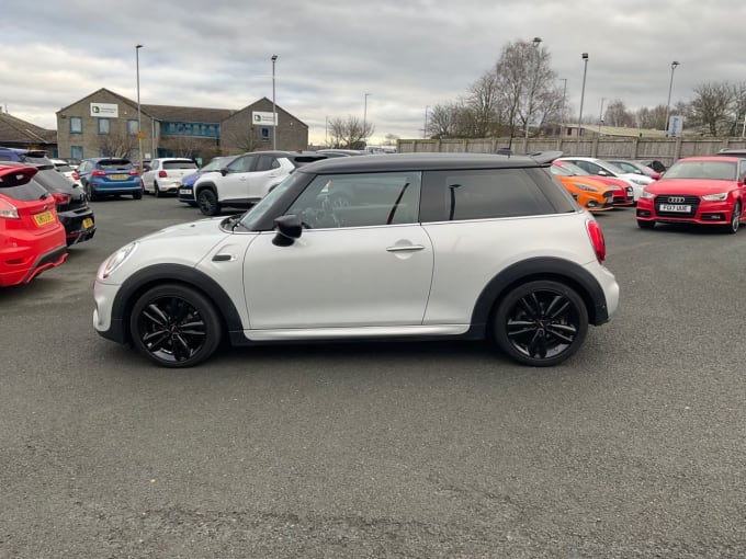 2025 Mini Hatch