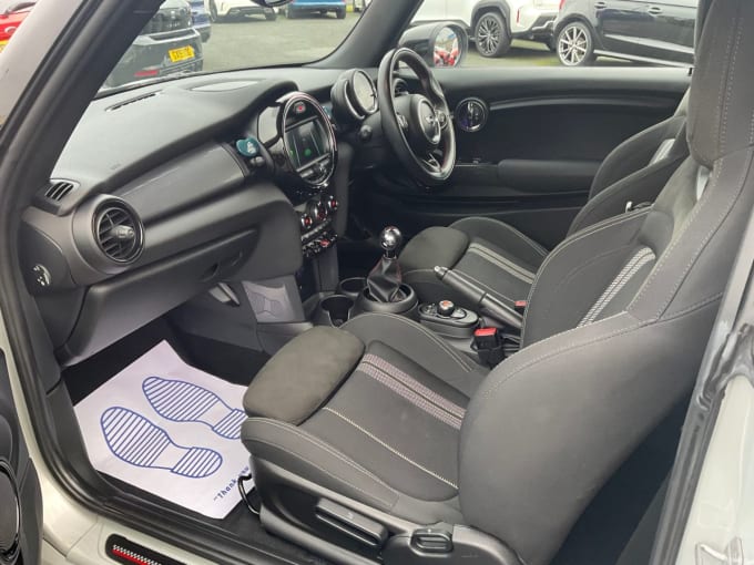 2025 Mini Hatch