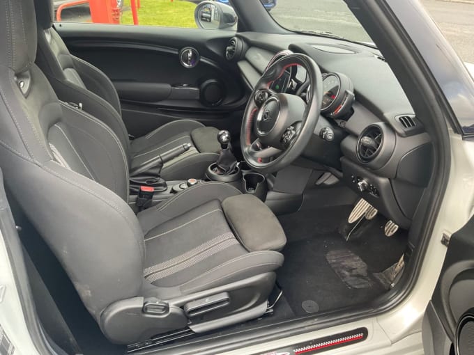 2025 Mini Hatch