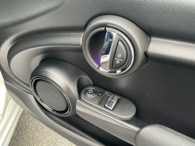 2025 Mini Hatch