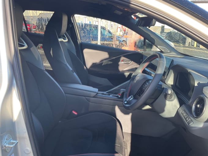 2025 Toyota C-hr
