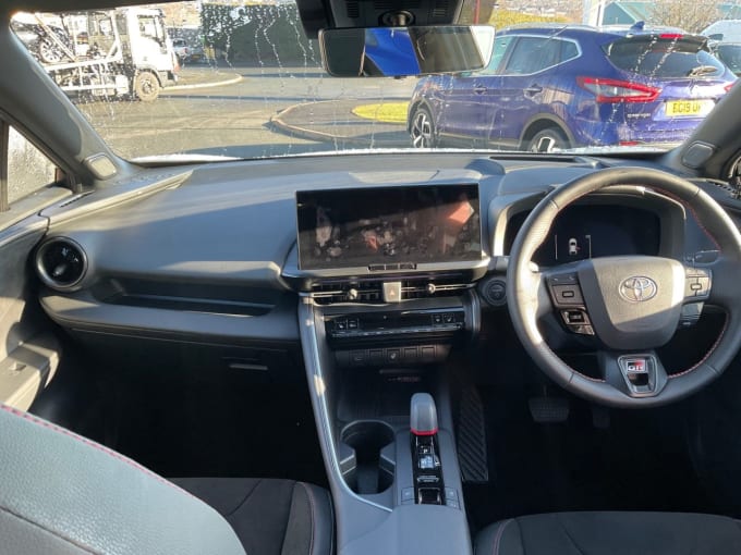 2025 Toyota C-hr
