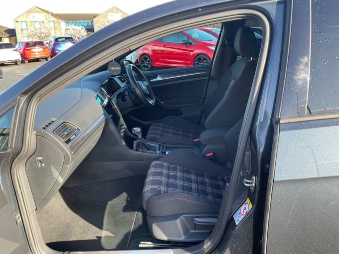 2025 Volkswagen Golf