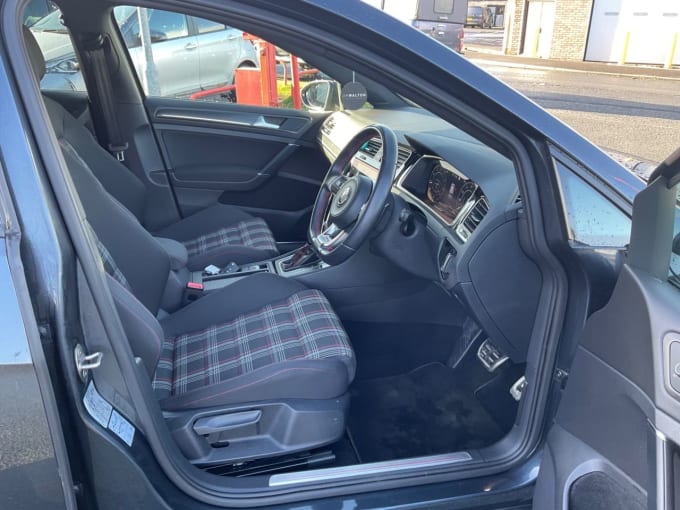 2025 Volkswagen Golf