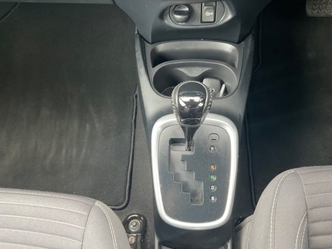 2025 Toyota Yaris