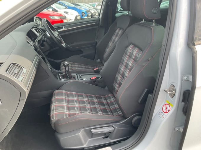 2025 Volkswagen Golf
