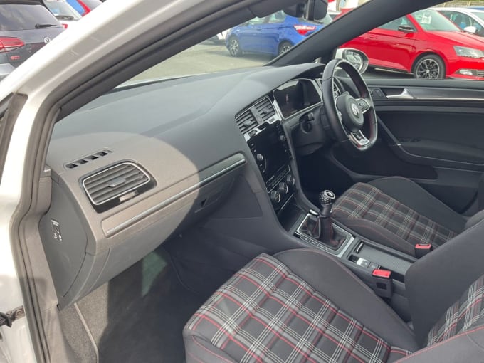 2025 Volkswagen Golf