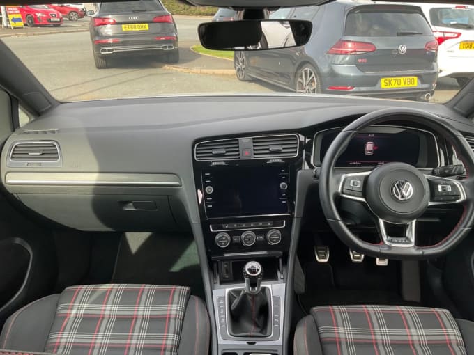 2025 Volkswagen Golf