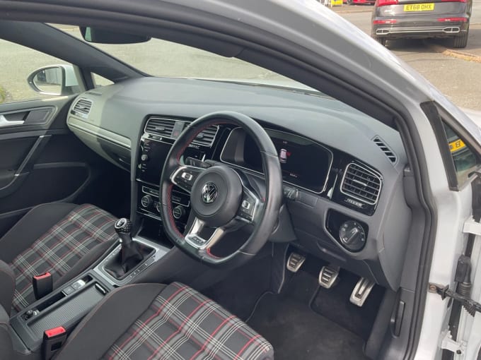 2025 Volkswagen Golf