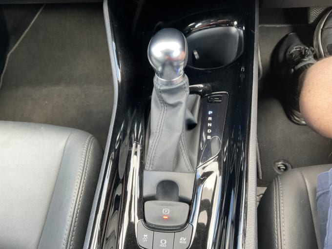 2025 Toyota C-hr