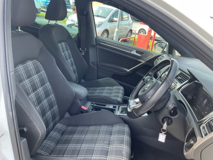 2025 Volkswagen Golf