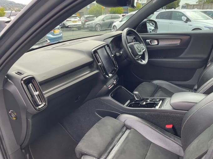 2025 Volvo Xc40