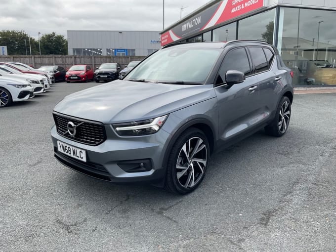 2025 Volvo Xc40