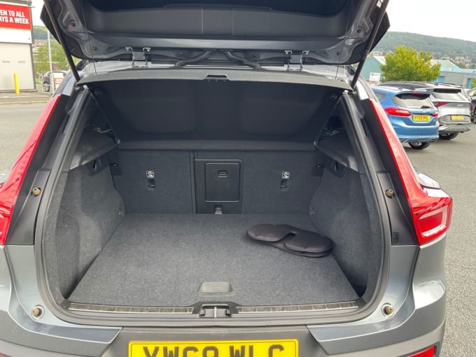 2025 Volvo Xc40