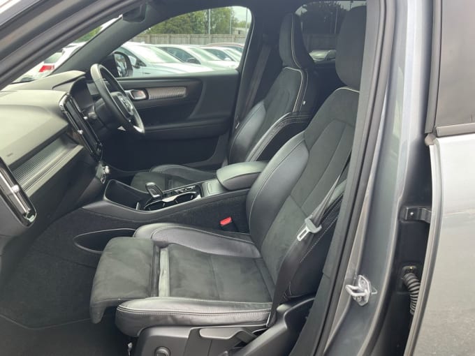 2025 Volvo Xc40