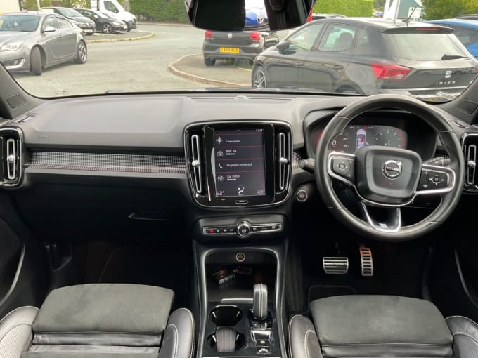 2025 Volvo Xc40
