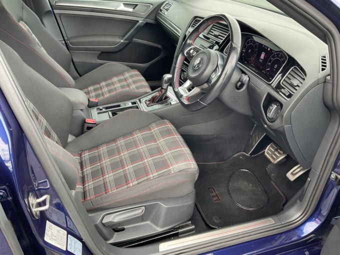 2025 Volkswagen Golf