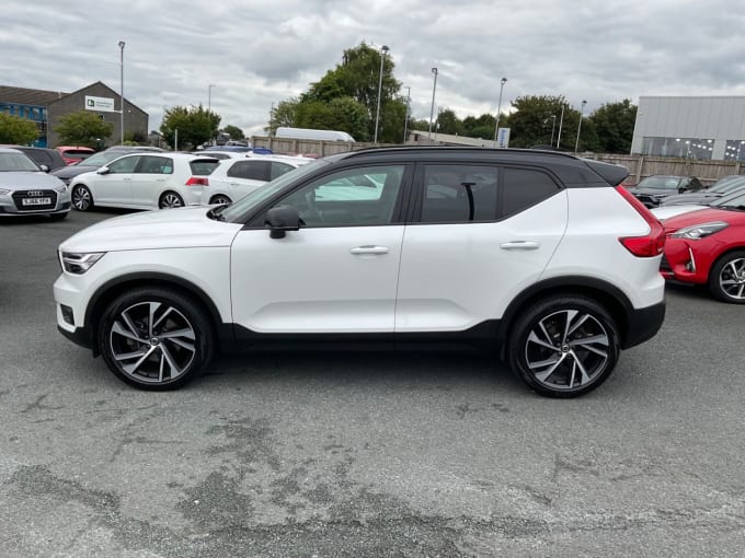 2025 Volvo Xc40
