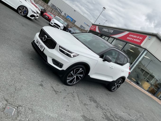 2025 Volvo Xc40