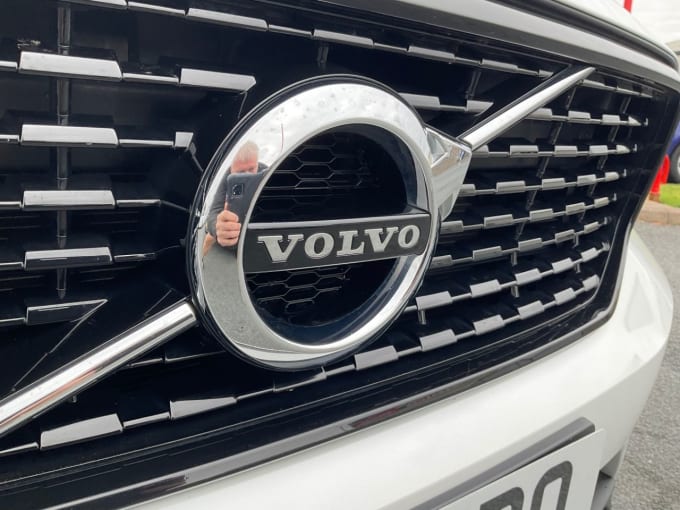 2025 Volvo Xc40