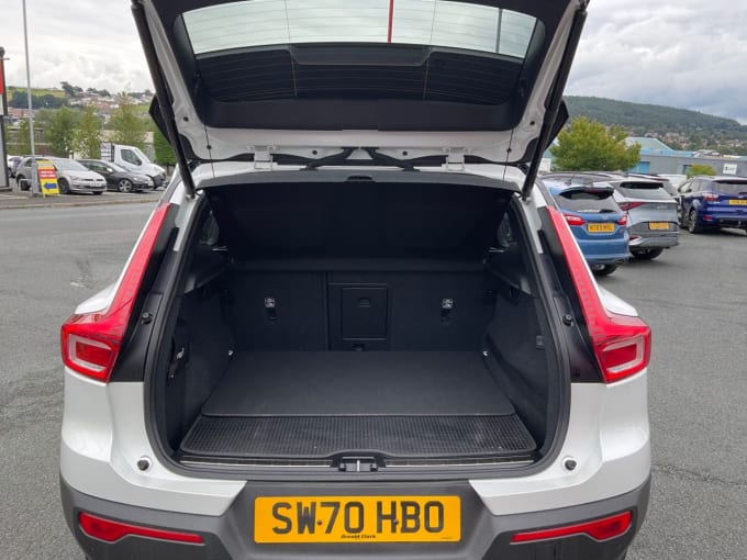 2025 Volvo Xc40