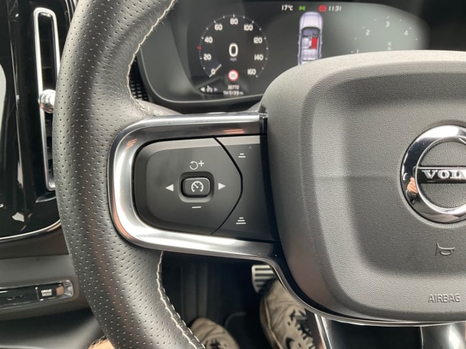 2025 Volvo Xc40