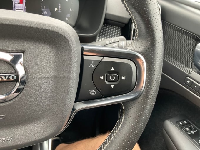 2025 Volvo Xc40