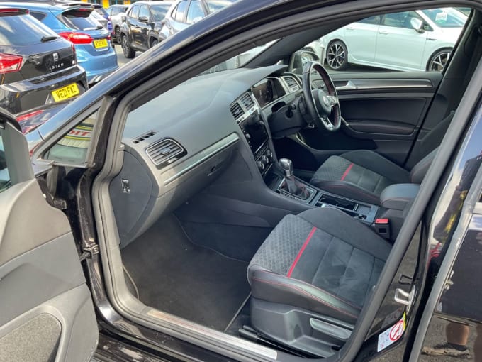 2025 Volkswagen Golf