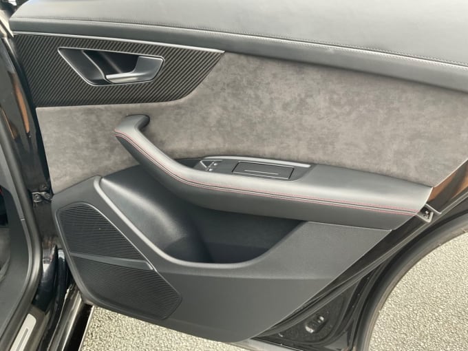 2025 Audi Rsq8
