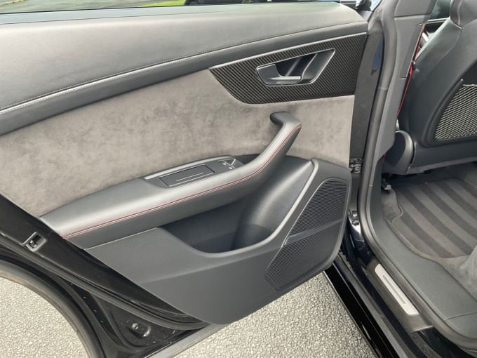 2025 Audi Rsq8