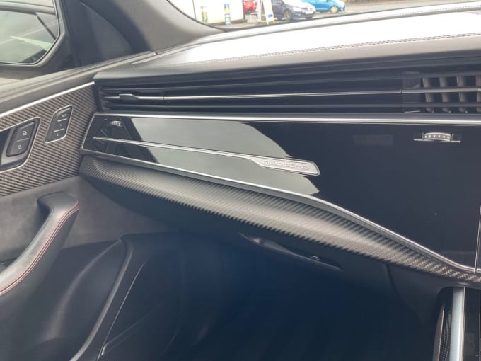 2025 Audi Rsq8