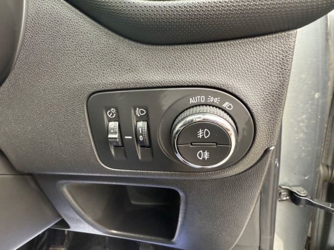 2025 Vauxhall Crossland X