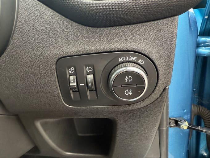 2025 Vauxhall Crossland X