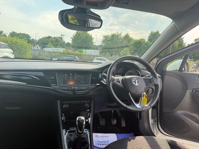 2025 Vauxhall Astra