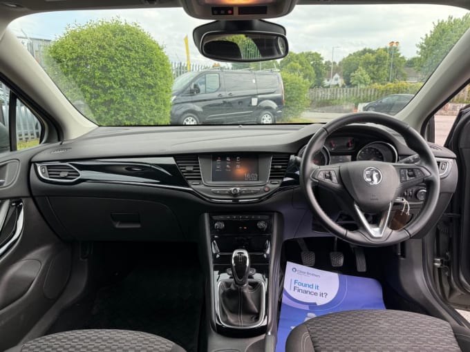 2025 Vauxhall Astra